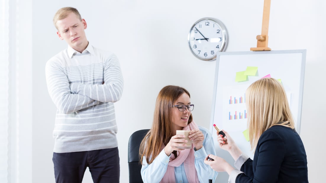Tomarte el tiempo adecuado para comer en el trabajo es totalmente legal (Foto:Canva)