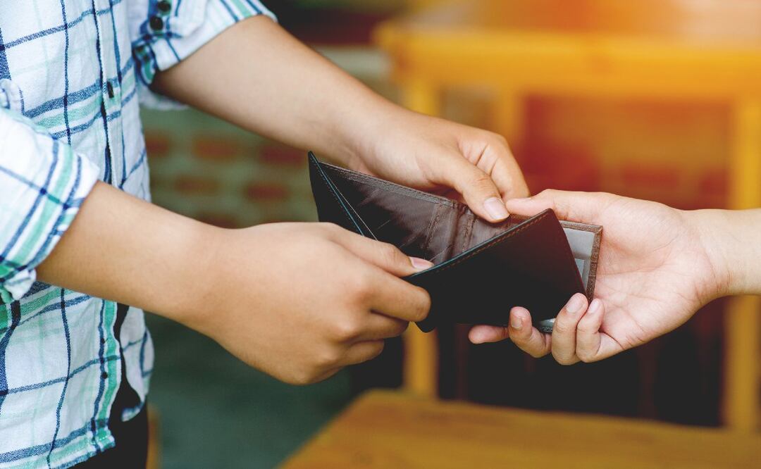 ¿Qué hacer cuando no te rinde el dinero? (Foto: DeDinero)