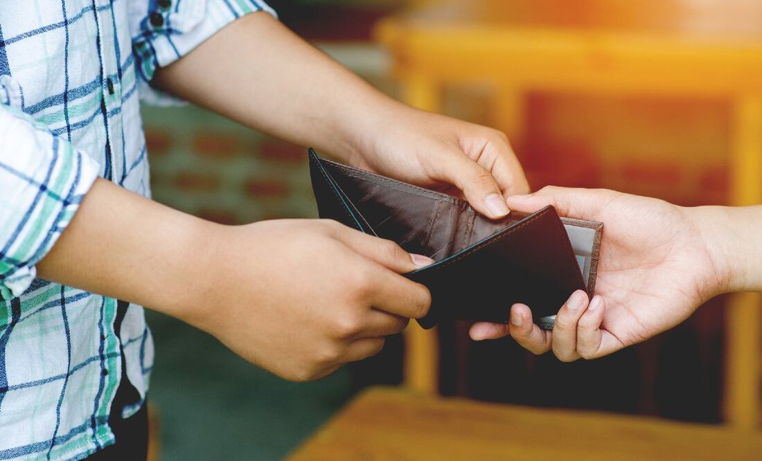 ¿Qué hacer cuando no te rinde el dinero? (Foto: DeDinero)