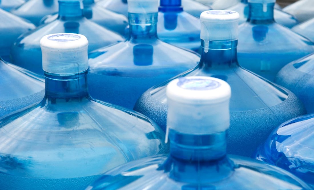 ¿Es rentable una dispensadora de agua? lo que necesitas saber antes de invertir en México. (Foto: DeDinero)