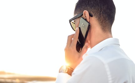 ¿Cuál es el número de teléfono de mi banco para reportar problemas?