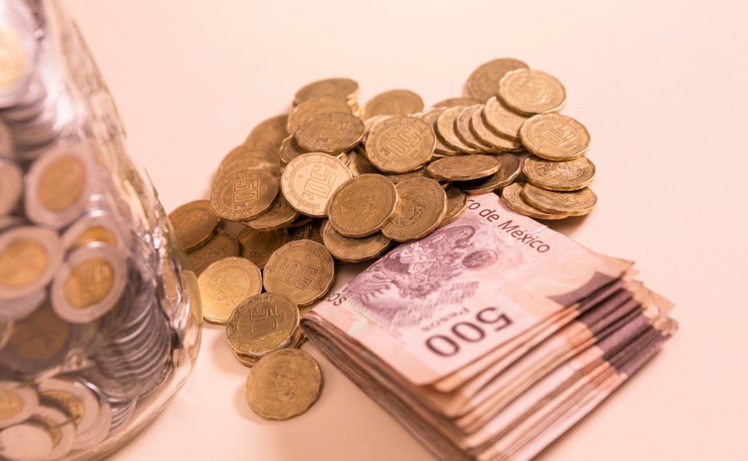 El acto de ahorrar puede representar un desafío para algunos. (Foto: DeDinero)