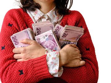 ¿Mi pareja debe saber cuánto dinero gano de sueldo? Esta respuesta es todo lo que necesitas