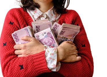 ¿Mi pareja debe saber cuánto dinero gano de sueldo? Esta respuesta es todo lo que necesitas