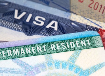 Ciudadanía estadounidense y Green Card: Cuánto cuesta obtenerlas como lo hizo Omar Chaparro