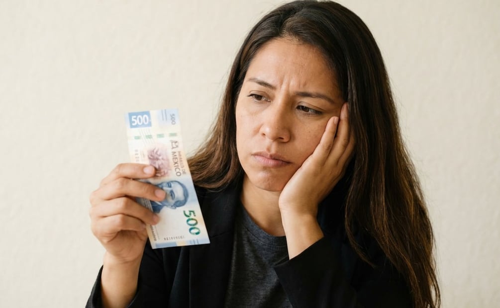 Febrero afecta tu quincena: Conoce por qué millones de trabajadores reciben menos salario este mes. (Foto: Creada con IA)