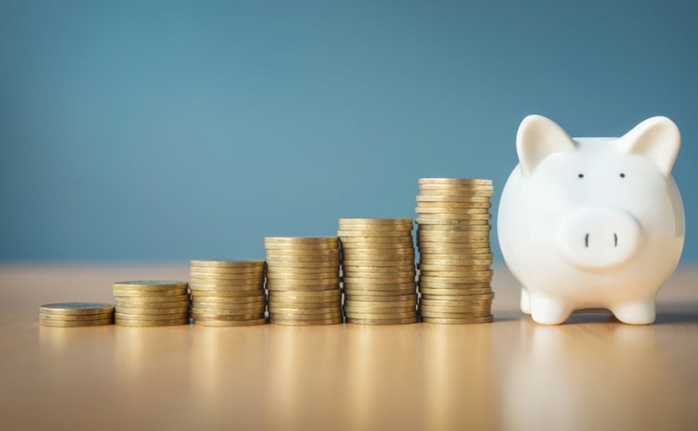 ¿Dónde conviene ahorrar? Condusef presenta simulador para comparar rendimientos en un año . (Foto: Canva)
