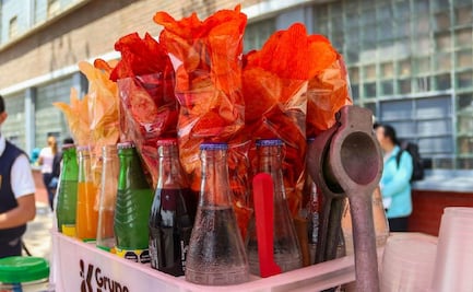 Multas por vender comida chatarra en escuelas rebasan 100 mil pesos en México; alimentos permitidos