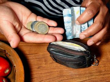 ¡No todo son Cetes! Te damos 5 opciones para invertir poco dinero y generar rendimientos