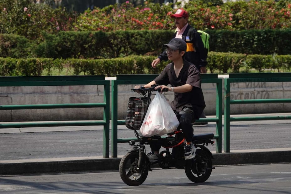 Licencia obligatoria para bicicletas eléctricas, scooters y bicimotos (Foto: Cuartoscuro)