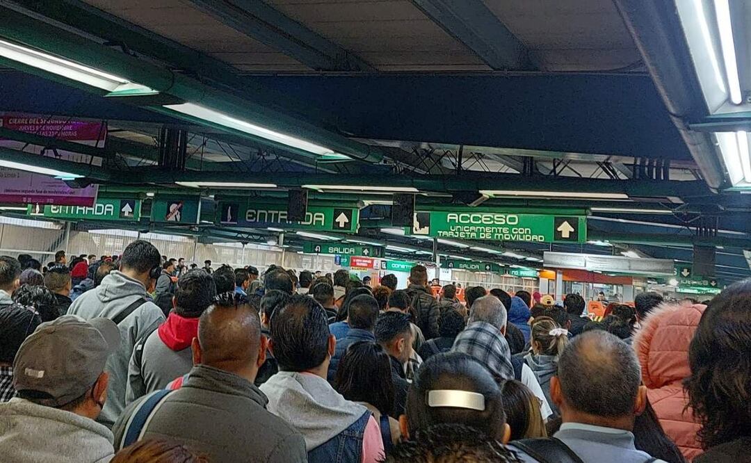 Algunos usuarios en redes sociales han reportado retraso por más de 10 minutos en algunas Líneas del metro. (Foto: Redes sociales)