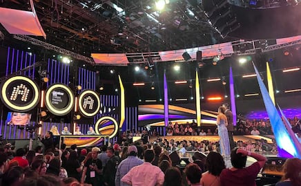 ¿Qué se necesita para dar un concierto y cuánto cuesta? Lo que aprendimos visitando La Academia de TV Azteca