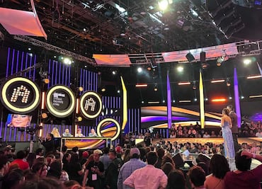 ¿Qué se necesita para dar un concierto y cuánto cuesta? Lo que aprendimos visitando La Academia de TV Azteca