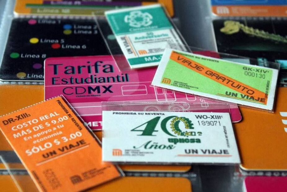 El Metro contó con distintos boletos a través de los años, hasta llegar a la actual Tarjeta de Movilidad Integrada. (Foto: Juan Carlos Reyes/EL UNIVERSAL)