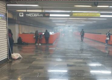 Humo en los andenes y falta de trenes: Así amanece el Metro en la CDMX