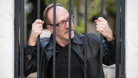 ¿Te pueden embargar o meter a la cárcel por deberle al banco o a una tienda?