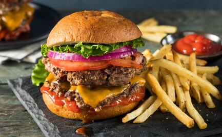 Carls Junior venderá hamburguesas a 1 peso y Burguer King a 10, descubre la fecha y el motivo