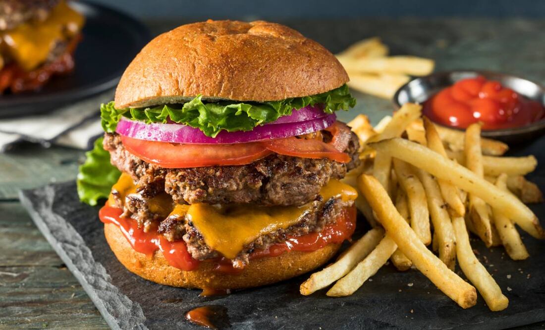 Conoce la razón por la que Carl´s Jr y Burger King tendrán ofertas en sus hamburguesas. (Foto: DeDinero)